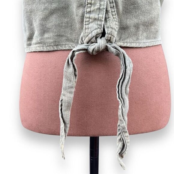 Vanilla Star, Sleeveless Button up Front Tie Acid Wash Crop top Juniors’ Medium - Picture 6 of 9